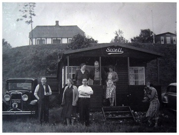 VED STRANDEN 12 - LYSTRUP STRAND, familien Kristensen ved Swell i 1940erne.jpg
